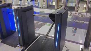 Saksikan: Showcase Kontrol Akses Gym Keamanan Tinggi Vertikal Tripod Turnstile LA1218